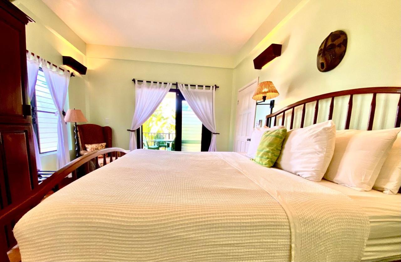 Tranquility Beach Suites Placencia Екстер'єр фото