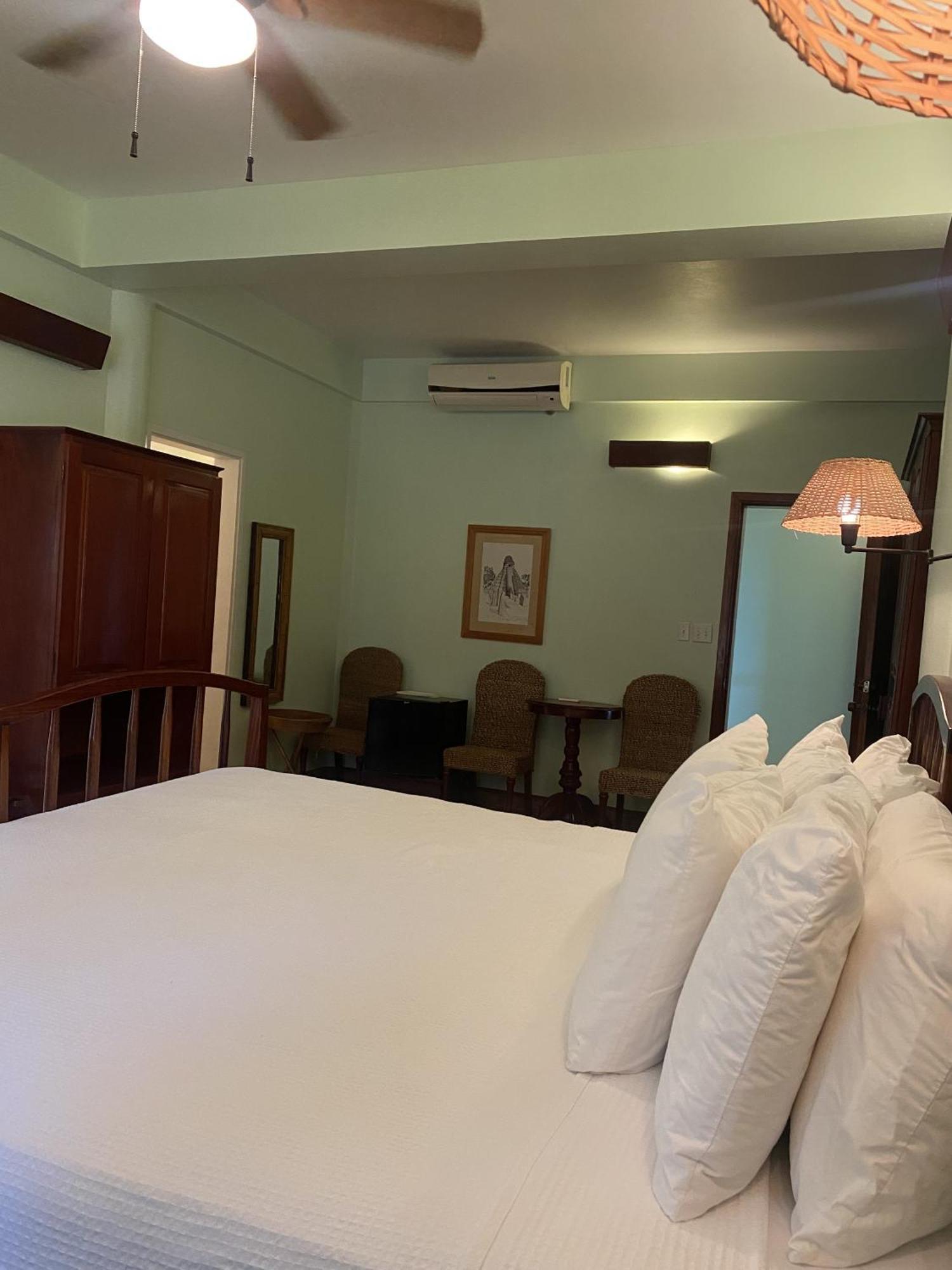 Tranquility Beach Suites Placencia Номер фото
